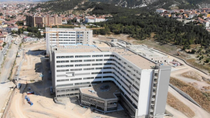 Kühatya Şehir Hastanesi İnşaatı Hızla Devam Ediyor